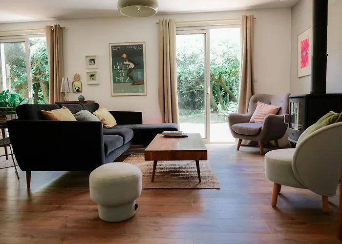 בית נופש Tres Jolie Maison De - 6 Personnes *